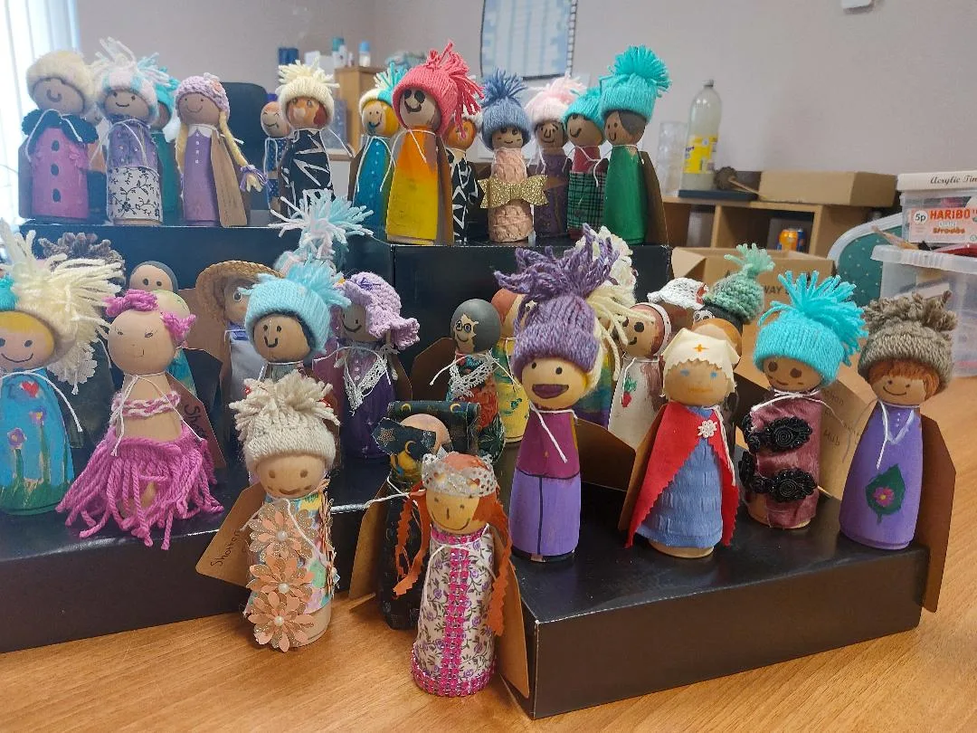 SDR 200 years dolls